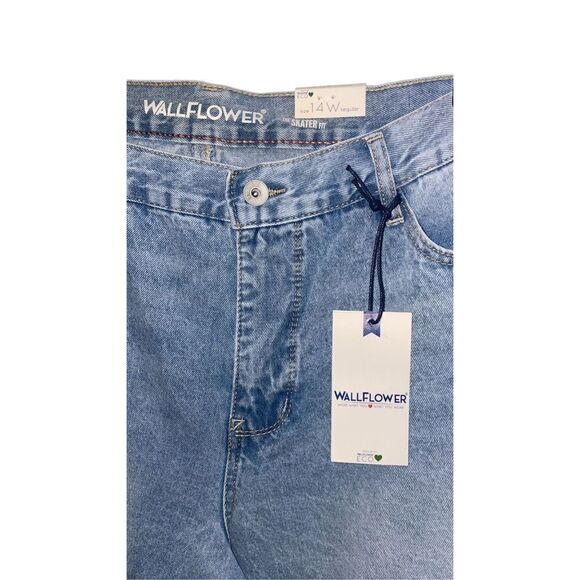 WallFlower The Skater Fit Wide-Leg Blue Distressed Medium Wash Jeans 14W Regular - Picture 4 of 4